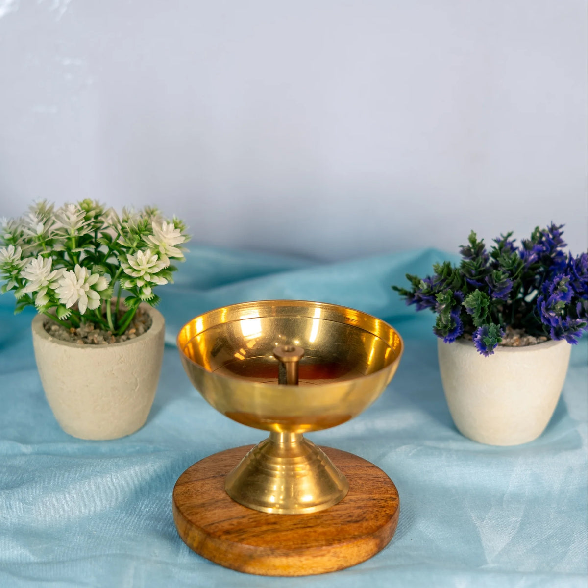 100% Pure Brass Akhand Diya Oil Lamp with Adjustable Wick Holder – Continuous Burning Diya for Spiritual Practices, Pooja Ceremonies, and Mandir Decoration