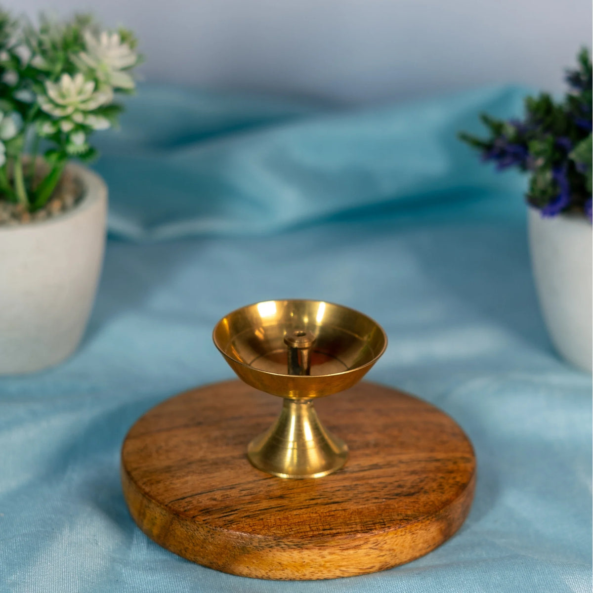 100% Pure Brass Akhand Diya Oil Lamp with Adjustable Wick Holder – Continuous Burning Diya for Spiritual Practices, Pooja Ceremonies, and Mandir Decoration