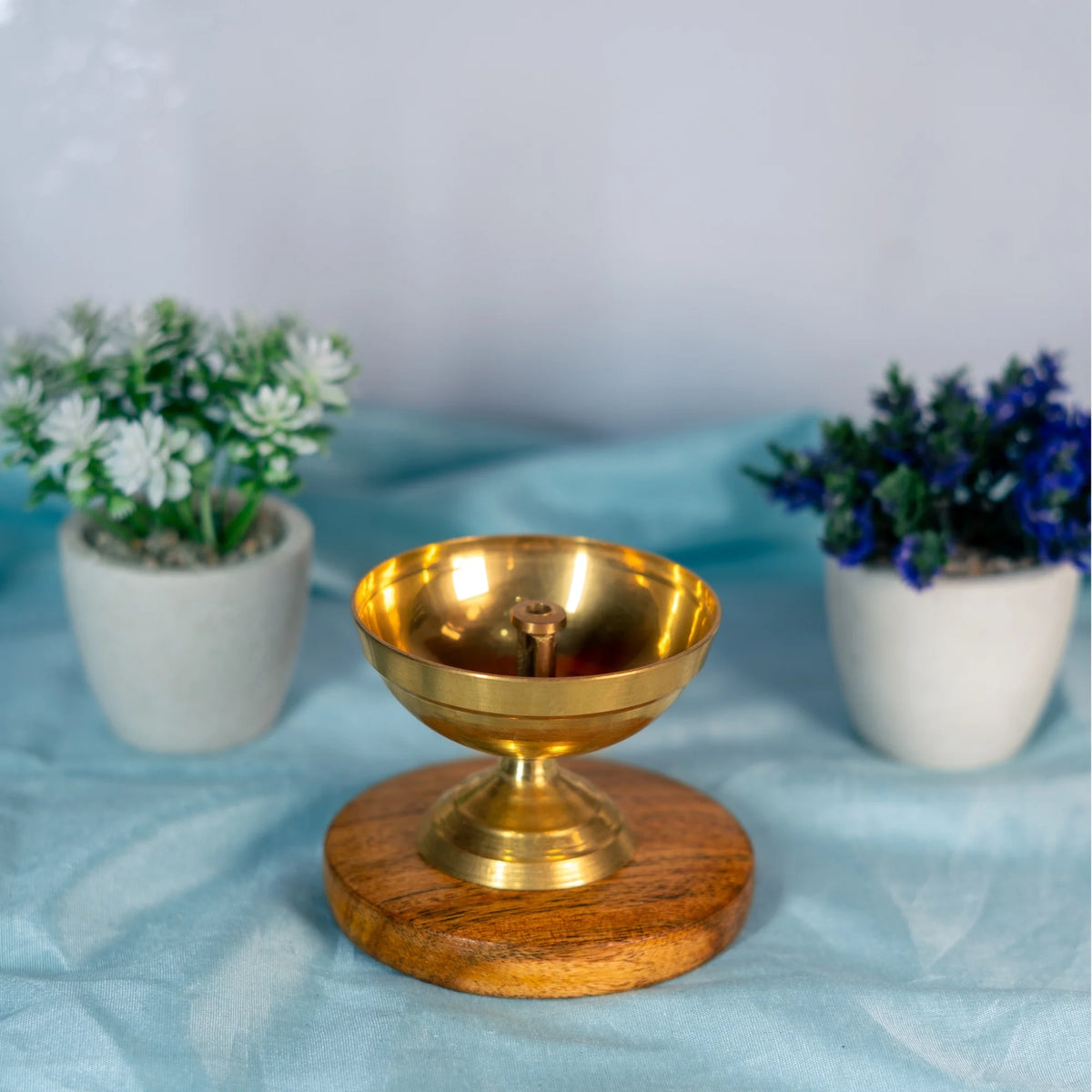 100% Pure Brass Akhand Diya Oil Lamp with Adjustable Wick Holder – Continuous Burning Diya for Spiritual Practices, Pooja Ceremonies, and Mandir Decoration