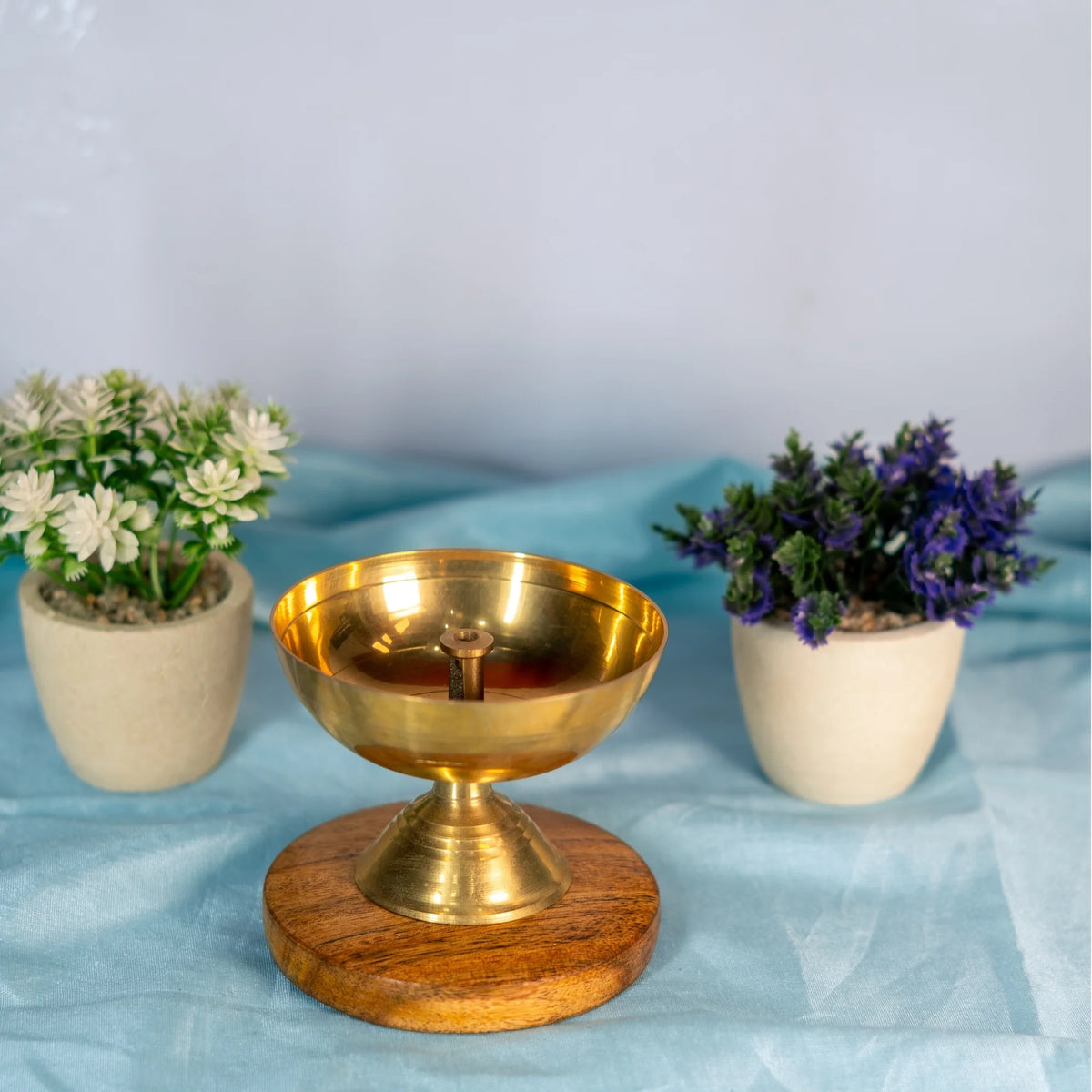 100% Pure Brass Akhand Diya Oil Lamp with Adjustable Wick Holder – Continuous Burning Diya for Spiritual Practices, Pooja Ceremonies, and Mandir Decoration