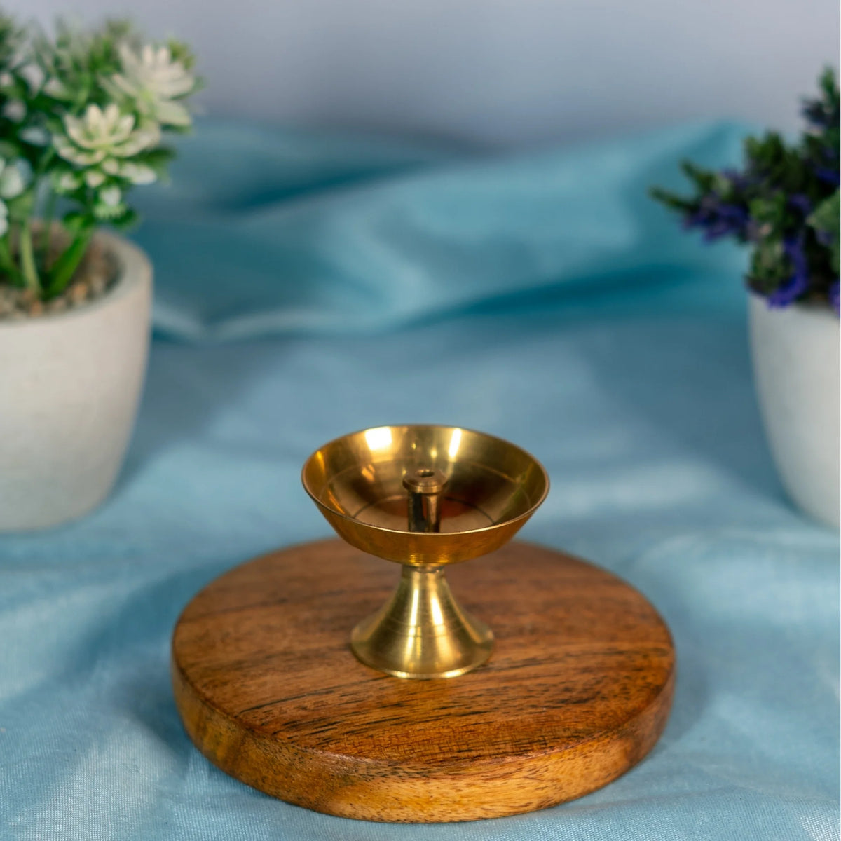 100% Pure Brass Akhand Diya Oil Lamp with Adjustable Wick Holder – Continuous Burning Diya for Spiritual Practices, Pooja Ceremonies, and Mandir Decoration