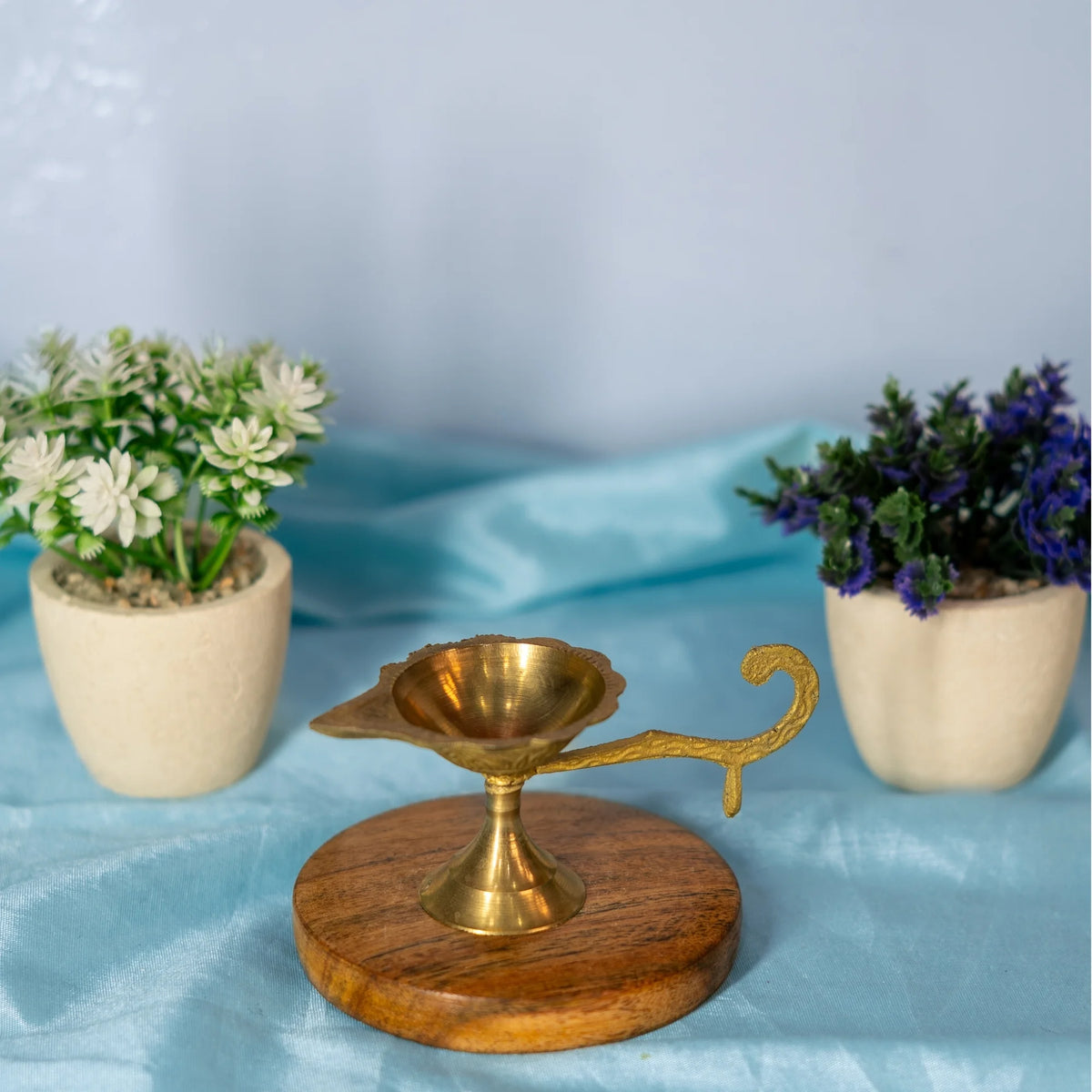100% Pure Brass Diya on Detaichable Base With Brass Handle